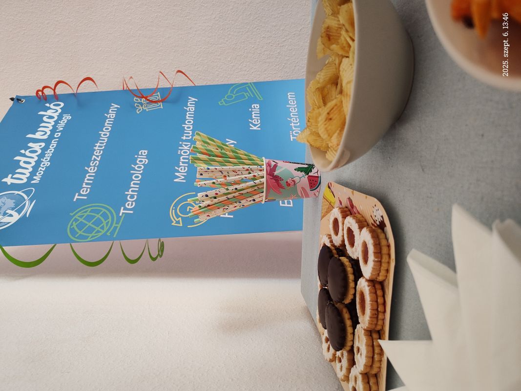 Kísérletező gyerekek a Tudóskuckóban